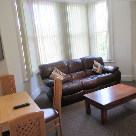 No 4 - Large 2 Bed Near Sefton Park And Lark Lane Leilighet Liverpool Eksteriør bilde